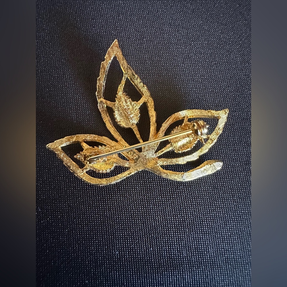 Vintage red glass cabochons leaf brooch - Picture 4 of 4